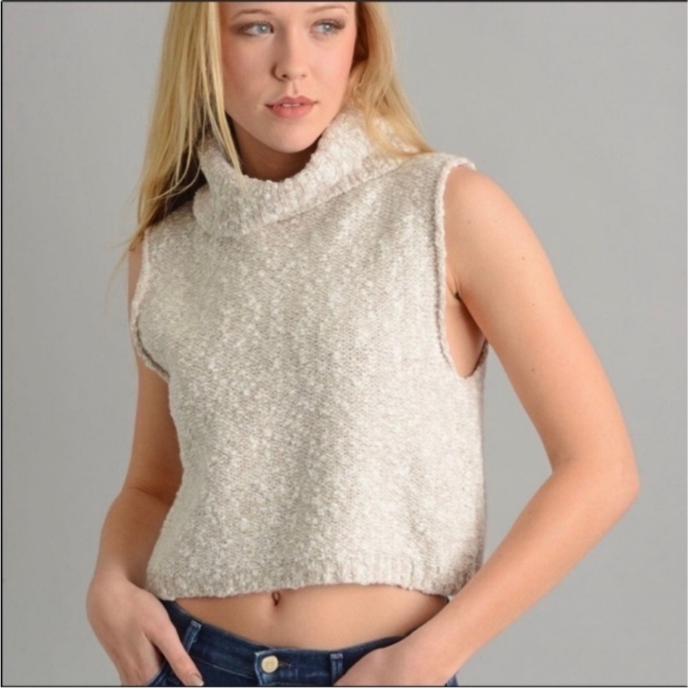🦋 FREE PEOPLE sleeveless Sweater 🦋
